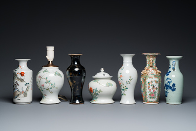 An extensive collection of varied Chinese porcelain wares, 19/20th C.