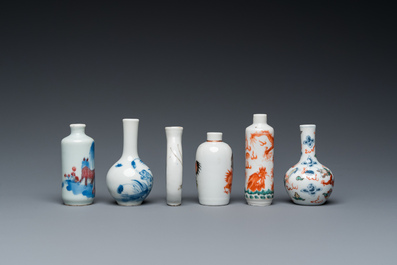 Four various Chinese snuff bottles and two miniature bottle vases, 19/20th C.