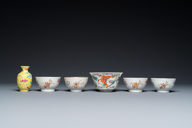 Een diverse collectie Chinees blauw-wit en famille rose porselein, Yongzheng en later