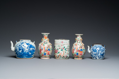 An extensive collection of varied Chinese porcelain wares, 19/20th C.