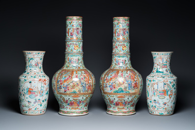 Deux paires de vases en porcelaine de Chine famille rose, 19&egrave;me