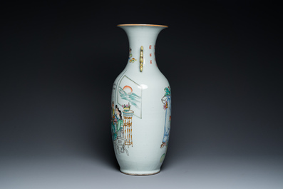 Vase en porcelaine de Chine famille rose &agrave; double d&eacute;cor aux sages, sign&eacute; Cai Yun Xuan 彩雲軒, dat&eacute; 1919