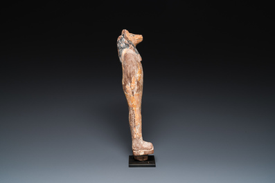 Sculpture d'Anoubis mummiforme en stuc et bois peint, Egypte, Nouvel Empire