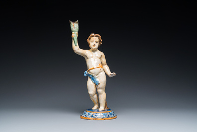 Een polychrome aardewerken sculptuur van een jongeman, Spanje of Frankrijk, 18/19e eeuw