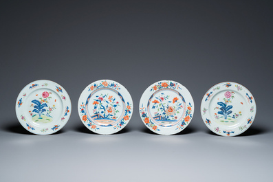 Seize assiettes en porcelaine de Chine famille rose, Yongzheng et post&eacute;rieur