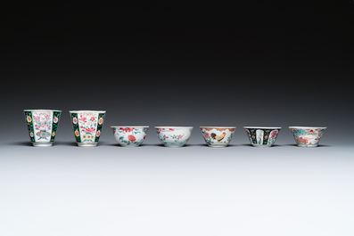 Sept tasses et soucoupes en porcelaine de Chine famille rose, Yongzheng/Qianlong