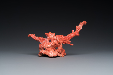 Sculpture d'un dragon en corail rouge, Chine, 19&egrave;me