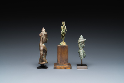 Drie bronzen Khmer sculpturen van Boeddha, Himmapan en Uma, Cambodja en Thailand, Bayon, 11e eeuw en later