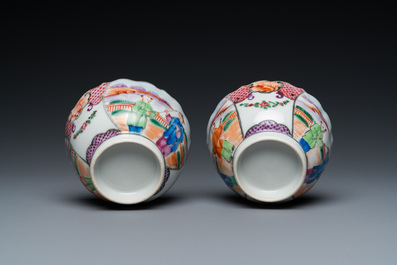 Un vase de forme bouteille, une tazza et deux tasses et soucoupes en porcelaine de Chine en bleu et blanc et famille rose, Kangxi et post&eacute;rieur