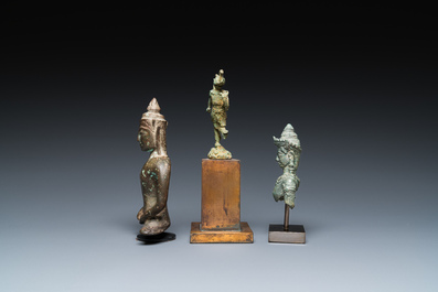 Drie bronzen Khmer sculpturen van Boeddha, Himmapan en Uma, Cambodja en Thailand, Bayon, 11e eeuw en later