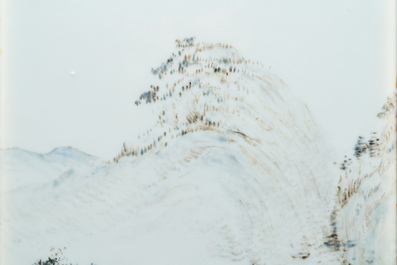 Plaque en porcelaine de Chine qianjiang cai &agrave; d&eacute;cor d'un paysage montagneux, 19&egrave;me