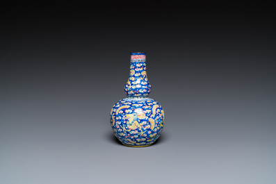Vase de forme double gourde en &eacute;maux de Canton &agrave; d&eacute;cor de dragons, Chine, marque de Shangxin 赏心, Qianlong