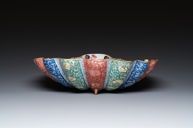 A Chinese Canton enamel helm-shaped ewer with shell-shaped basin, Yongzheng/Qianlong