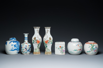 Six various Chinese porcelain vases and a covered jar, 19/20th C.