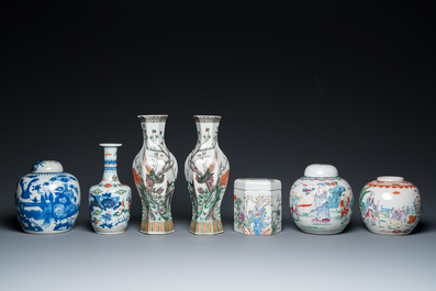 Six various Chinese porcelain vases and a covered jar, 19/20th C.