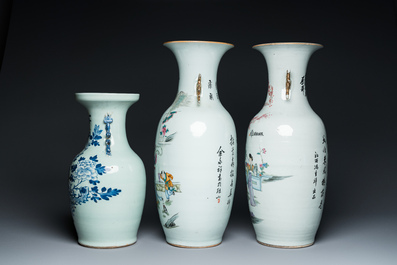 Deux vases en porcelaine de Chine famille rose et un vase &agrave; fond c&eacute;ladon, 19/20&egrave;me