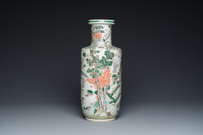 Beau vase de forme rouleau en porcelaine de Chine famille verte &agrave; d&eacute;cor de la production de riz, 19&egrave;me