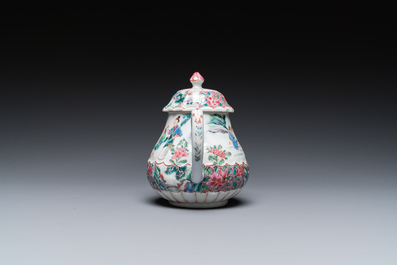 Th&eacute;i&egrave;re couverte en porcelaine de Chine famille rose &agrave; d&eacute;cor de p&ecirc;cheurs, Yongzheng