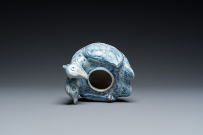 Compte-gouttes en forme de canards jumeaux en porcelaine de Chine en bleu et blanc, Ming