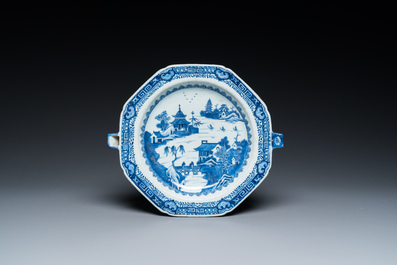 Zes stukken Chinees blauw-wit porselein, Qianlong