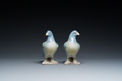 A pair of Chinese verte biscuit pigeons, 19/20th C.