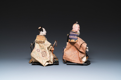 Deux poup&eacute;es Gofun figurant des samoura&iuml;s, Japon, Edo/Meiji, 19&egrave;me