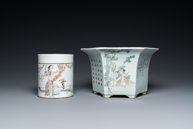 Quatre pi&egrave;ces en porcelaine de Chine famille rose et qianjiang cai, 19/20&egrave;me