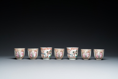19 tasses et 15 soucoupes en porcelaine de Chine famille rose, Qianlong