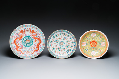 Cinq plats et une assiette en porcelaine de Chine, 19/20&egrave;me