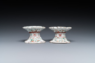 A pair of Chinese famille verte salts, Kangxi