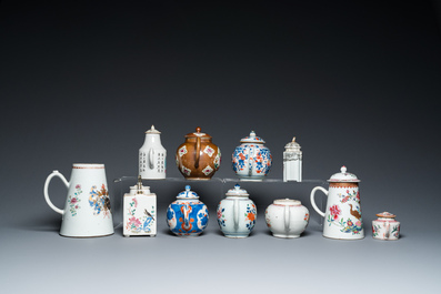 Belle collection de th&eacute;i&egrave;res et chocolati&egrave;res en porcelaine de Chine famille rose et de style Imari, Yongzheng/Qianlong