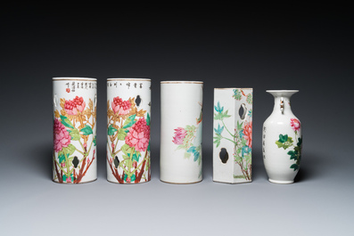 Four Chinese qianjiang cai hat stands and a vase, 19/20th C.