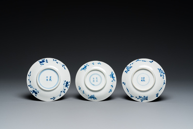 Een diverse collectie Chinees blauw-wit en famille rose porselein, Kangxi/Qianlong