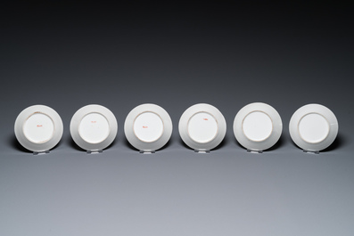 Service &agrave; th&eacute; de 14 pi&egrave;ces en porcelaine de Paris &agrave; d&eacute;cor d'angelots, marque de Nast, 19&egrave;me