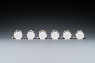 Service &agrave; th&eacute; de 14 pi&egrave;ces en porcelaine de Paris &agrave; d&eacute;cor d'angelots, marque de Nast, 19&egrave;me