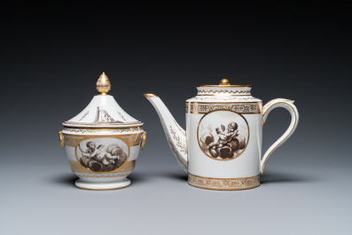 Service &agrave; th&eacute; de 14 pi&egrave;ces en porcelaine de Paris &agrave; d&eacute;cor d'angelots, marque de Nast, 19&egrave;me