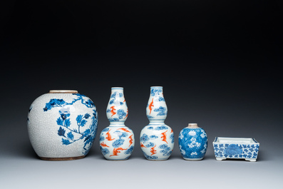 Een diverse collectie Chinees porselein, Kangxi en later