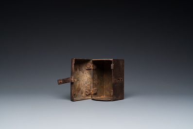 Two bronze mortars, a round lidded box and an iron casket, Western Europe, 16/17th C.