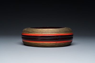 A Chinese gilt-copper-wire-mounted red and brown lacquer necklace box and cover, 18/19th C.