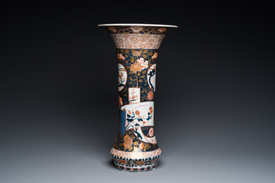 Vase cornet en porcelaine Imari de Japon, Edo, fin du 17&egrave;me