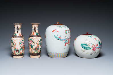 Een diverse collectie Chinees famille rose en qianjiang cai porselein, 19/20e eeuw