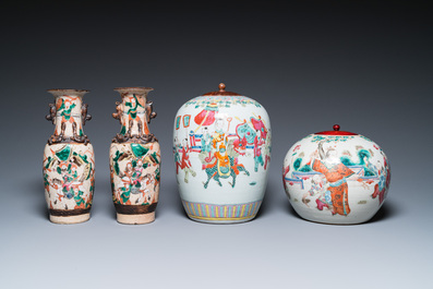 Een diverse collectie Chinees famille rose en qianjiang cai porselein, 19/20e eeuw