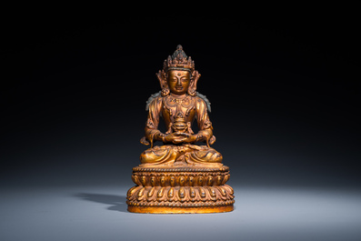 Statuette de Bouddha Amitayus en bronze laqu&eacute; et dor&eacute;, Chine, marque et &eacute;poque de Yongle 大明永樂年施