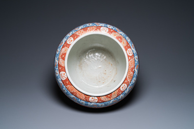 A Japanese Imari fish bowl, Meiji, 19th C.