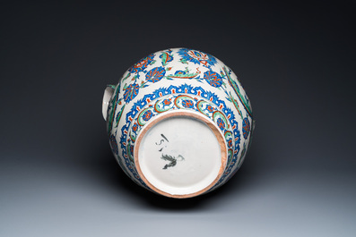 An exceptionally fine large Iznik-style vase, Cantagalli, Italy, 19th C.