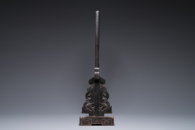 A Chinese huali box and cover, a burl wood-topped stand, a table screen mirror and a pair of Buddhist lions,  19/20th C.