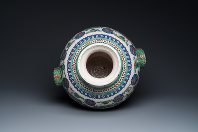 An exceptionally fine large Iznik-style vase, Cantagalli, Italy, 19th C.