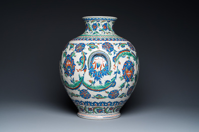 An exceptionally fine large Iznik-style vase, Cantagalli, Italy, 19th C.