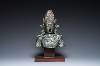 Grand buste du dieu Shiva en bronze, Royaume de Majapahit, Java, Indon&eacute;sie, probablement 15/16&egrave;me