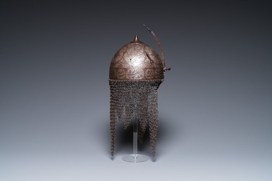 Un casque (khula khud), un bouclier (dhal) et une armure de bras (dastana) en cuivre &eacute;tam&eacute;, art qadjar, la Perse, 19&egrave;me